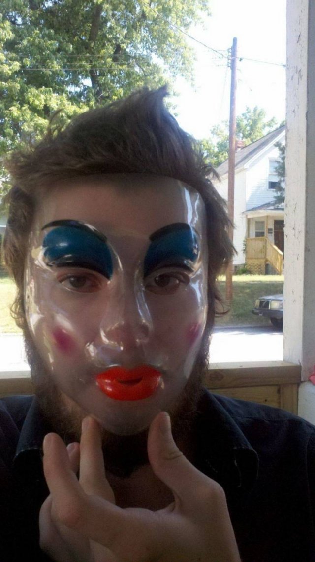 What Is Going On Here? (52 pics)