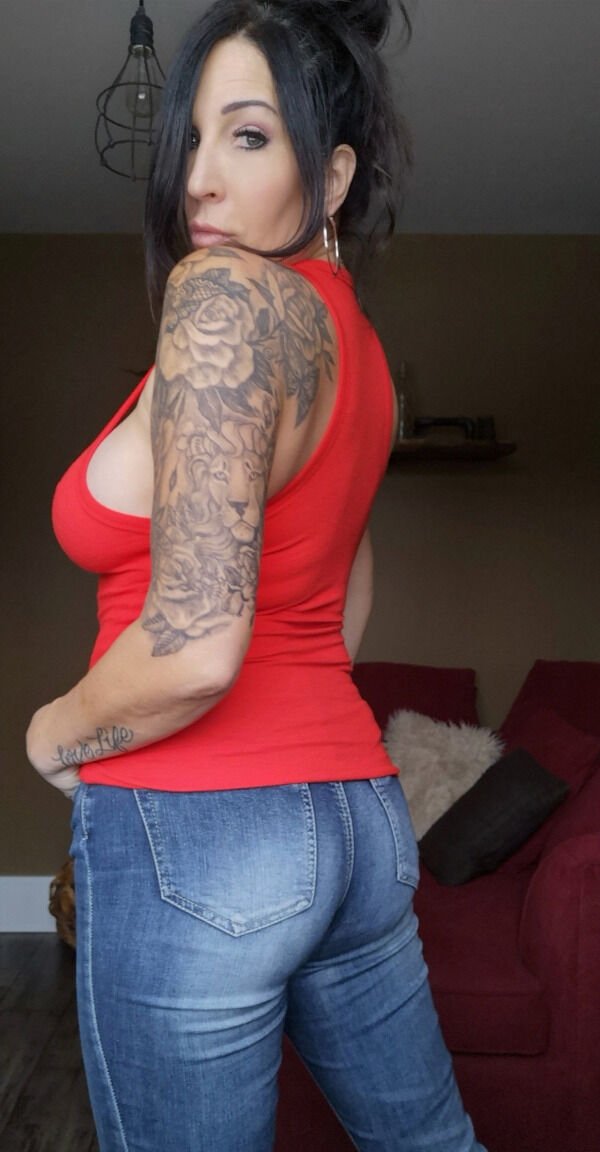 Girls In Tight Jeans (45 pics)
