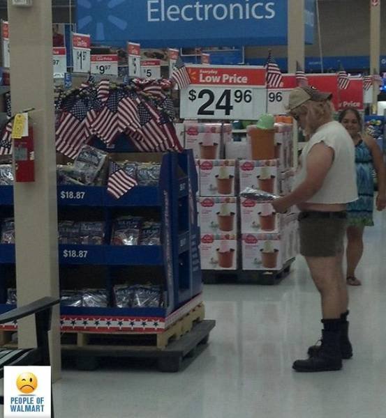 Odd People In Stores (40 pics)