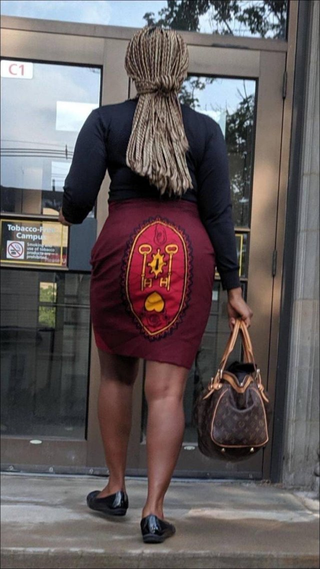 What Is Going On Here? (54 pics)