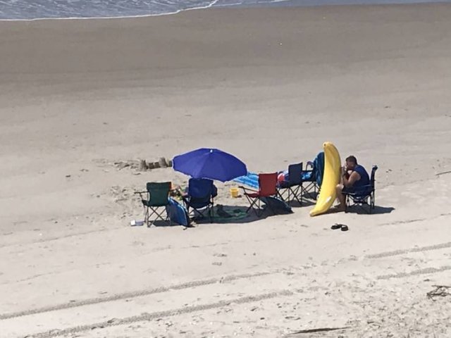 What Is Going On Here? (54 pics)