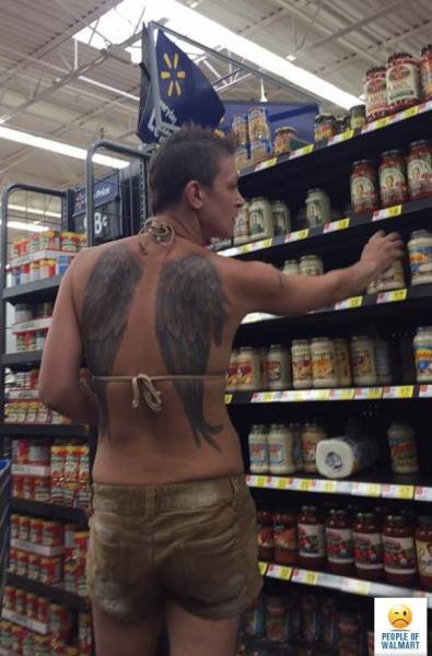 Odd People In Stores (40 pics)