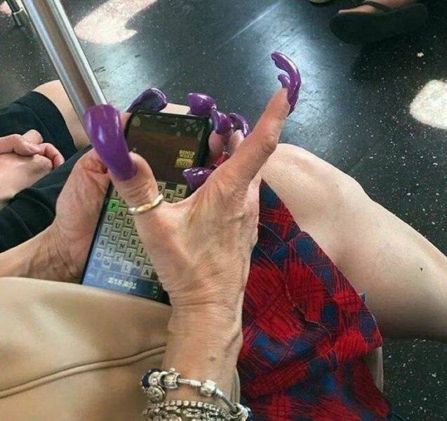 What Is Going On Here? (54 pics)