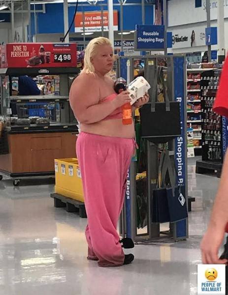 Odd People In Stores (40 pics)