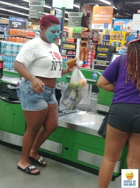 Odd People In Stores (40 pics)