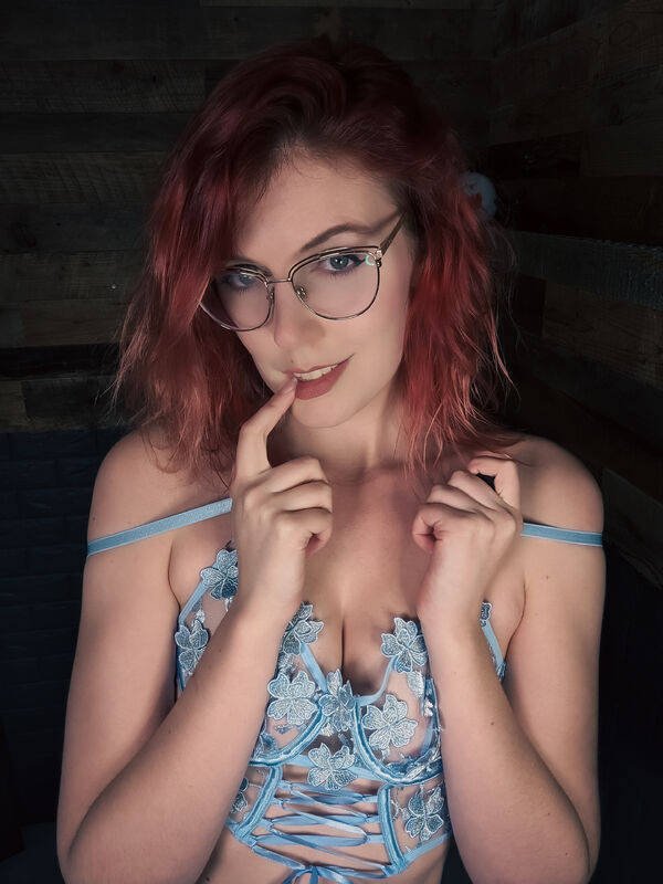 Girls In Glasses (29 pics)