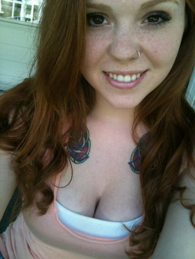 Hot Girls (34 pics)