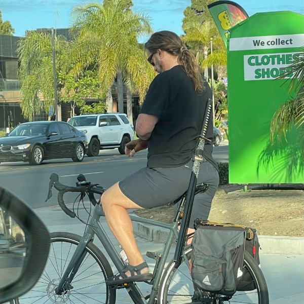 What Is Going On Here? (25 pics)