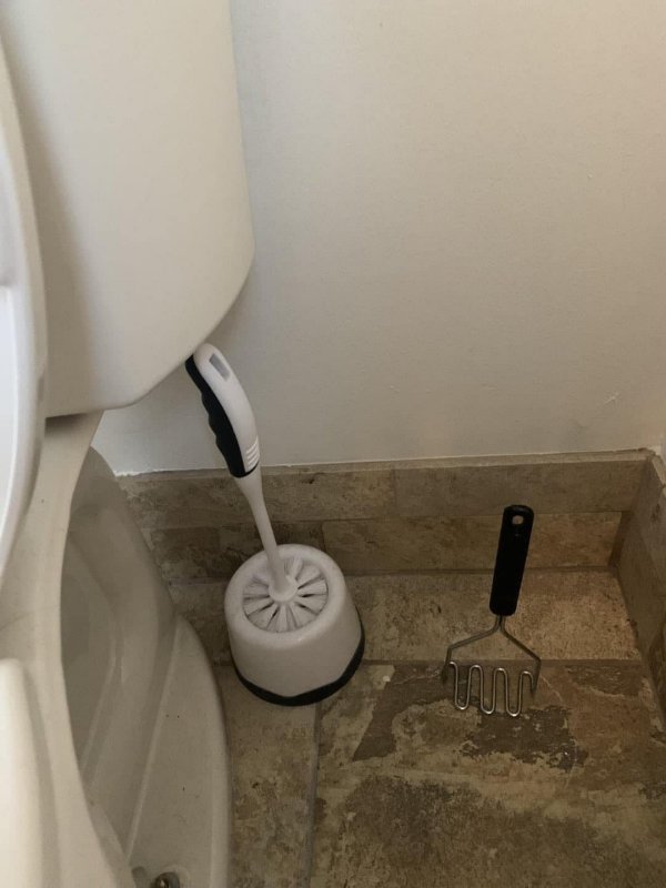 What Is Going On Here? (25 pics)