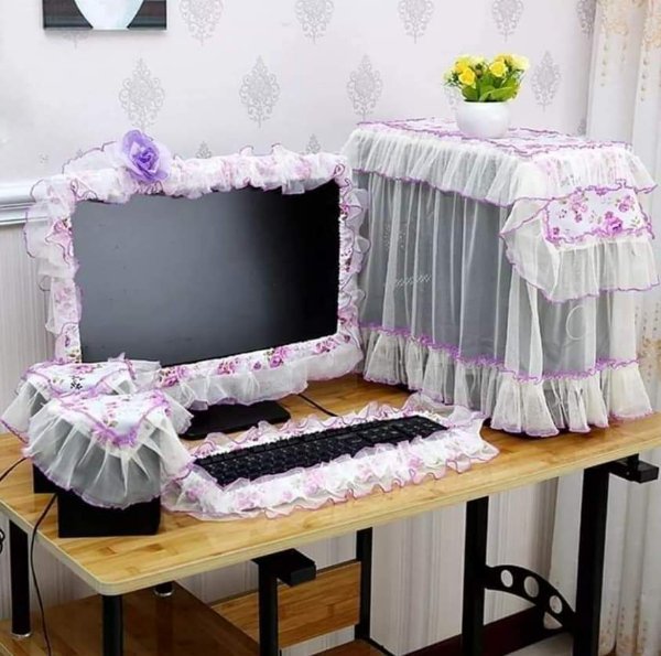 What Is Going On Here? (25 pics)