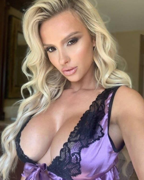 Beauty Blondes (37 pics)