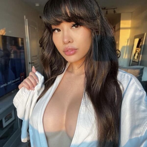 Asian Girls (50 pics)
