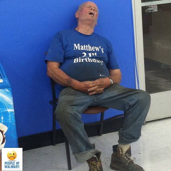 Weird People In Stores (48 pics)