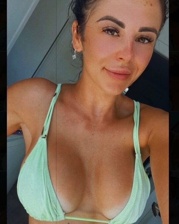 Girls With Tan Lines (32 pics)