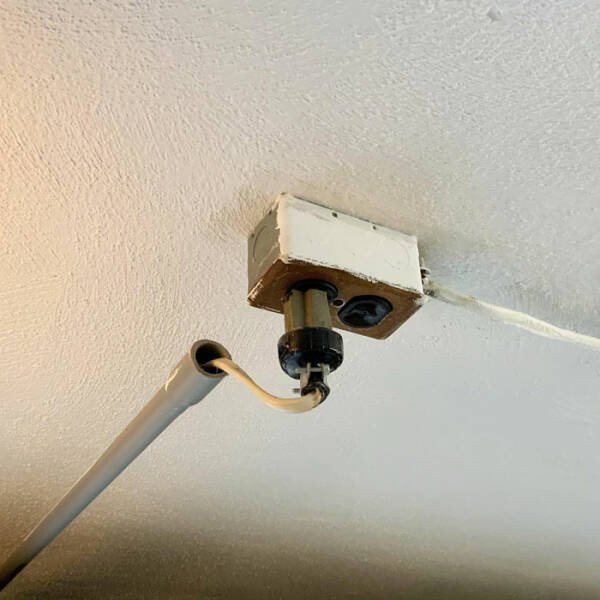 Odd Finds In Houses (15 pics)