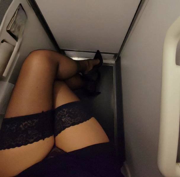 Hot Flight Attendants (27 pics)