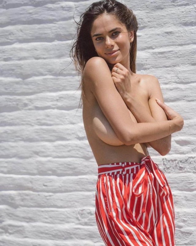 Hot Brunettes (46 pics)