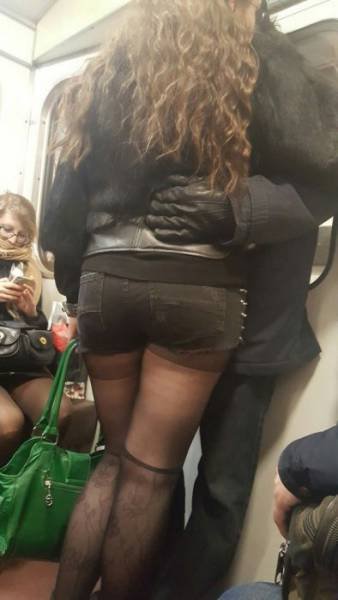 Odd People In The Subway (38 pics)