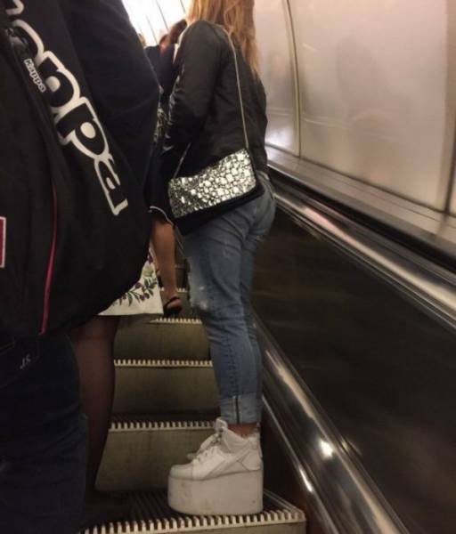 Odd People In The Subway (38 pics)