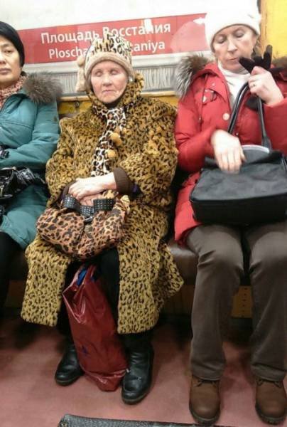 Odd People In The Subway (38 pics)