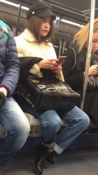 Odd People In The Subway (38 pics)