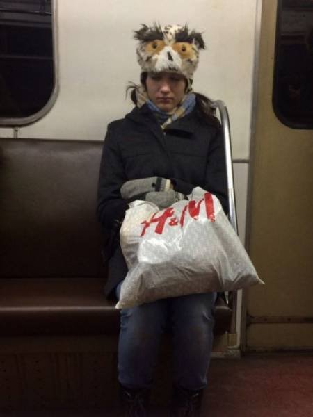 Odd People In The Subway (38 pics)