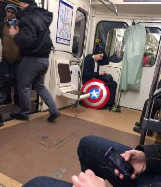 Odd People In The Subway (38 pics)