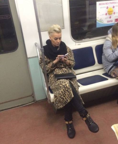 Odd People In The Subway (38 pics)