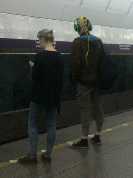 Odd People In The Subway (38 pics)