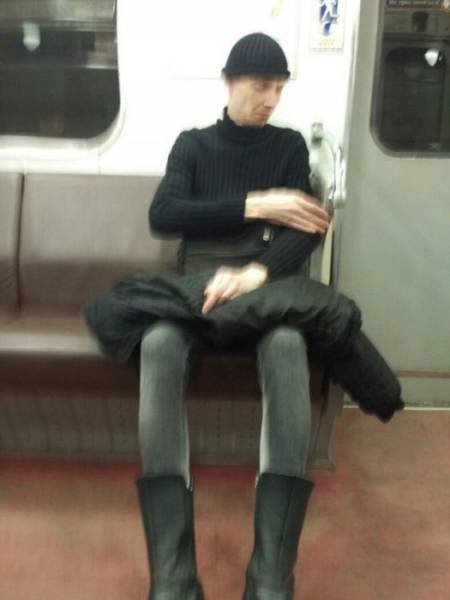 Odd People In The Subway (38 pics)