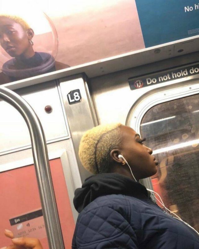 Unexpected Coincidences In The Subway (28 pics)