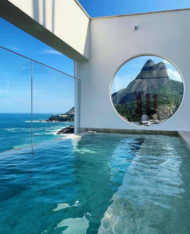 Amazing Houses And Interiors (15 pics)