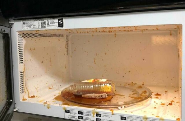 When Microwaves Go Wrong (25 pics)