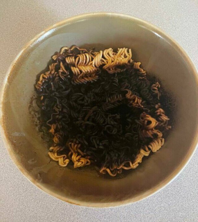 When Microwaves Go Wrong (25 pics)