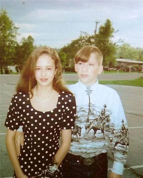 Awkward Prom Photos (25 pics)