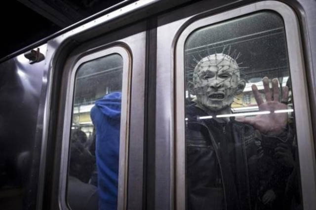 Odd People In The Subway (51 pics)