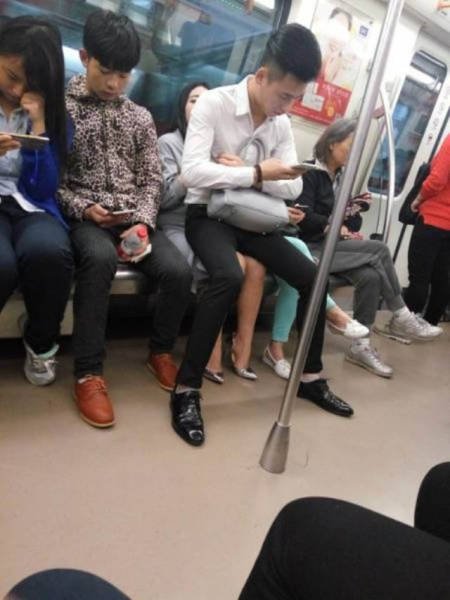 Odd People In The Subway (51 pics)