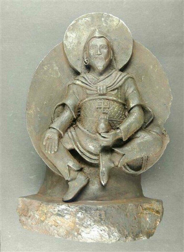 Unique Artifacts From The Past (25 pics)