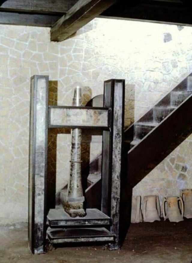 Unique Artifacts From The Past (25 pics)
