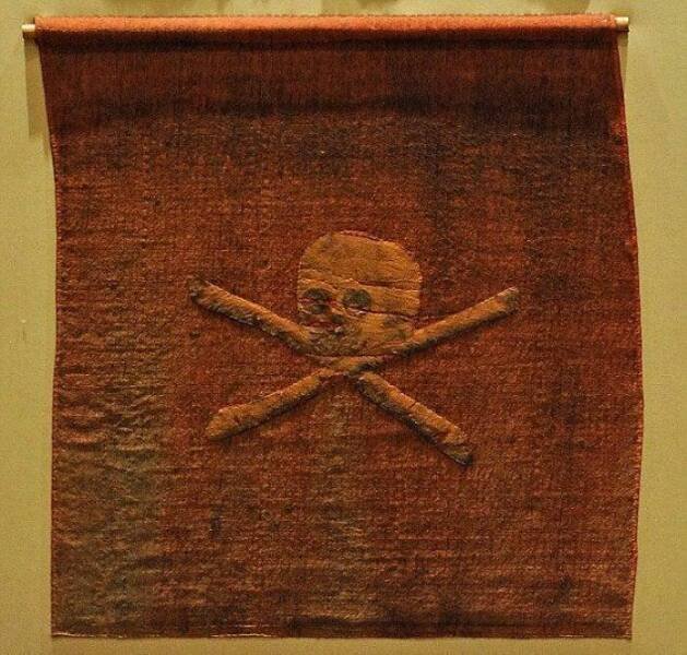 Unique Artifacts From The Past (25 pics)