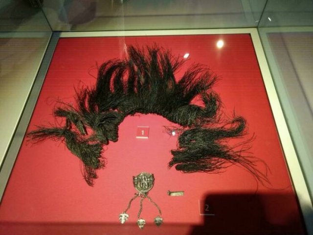 Unique Artifacts From The Past (25 pics)