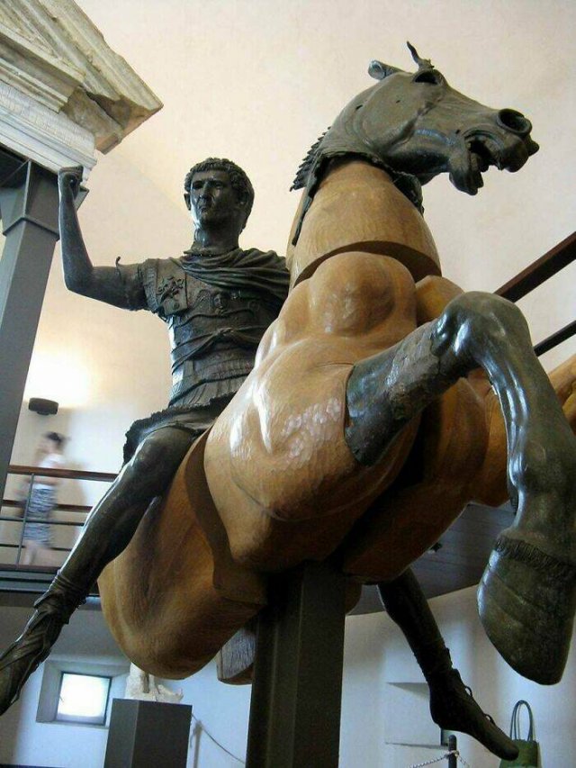Unique Artifacts From The Past (25 pics)