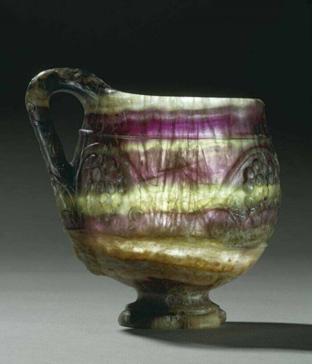 Unique Artifacts From The Past (25 pics)