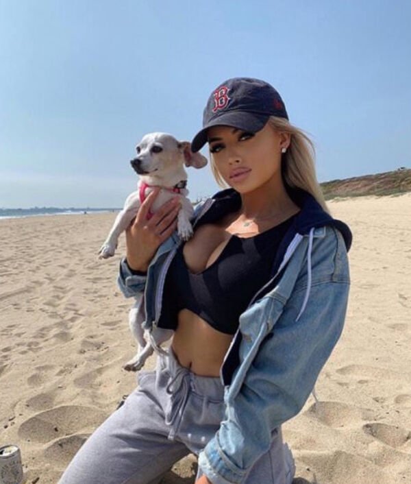 Girls With Puppies (32 pics)