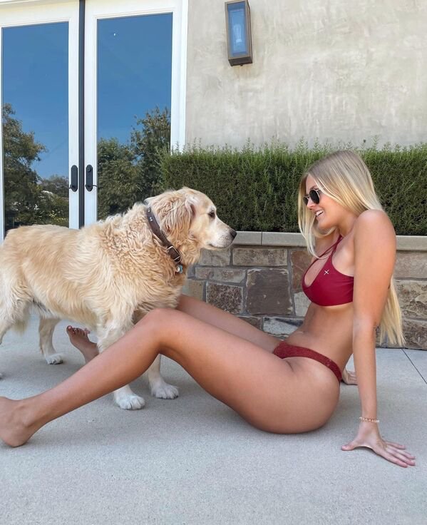 Girls With Puppies (32 pics)