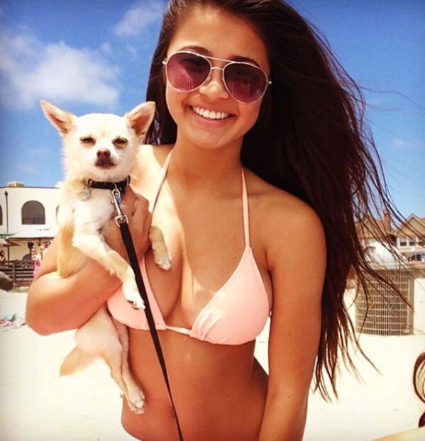 Girls With Puppies (32 pics)