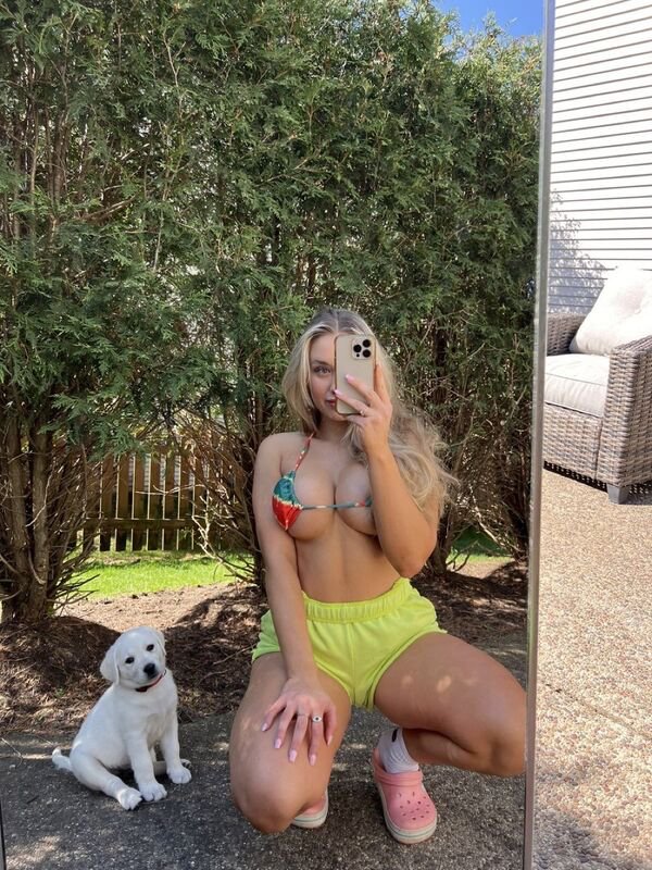Girls With Puppies (32 pics)