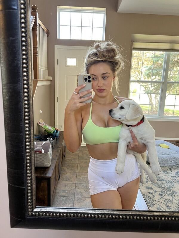 Girls With Puppies (32 pics)