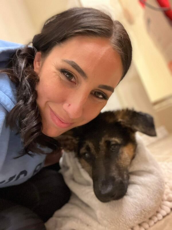 Girls With Puppies (32 pics)