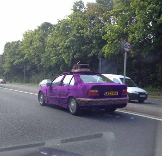 Strange Finds And Situations On The Road (32 pics)